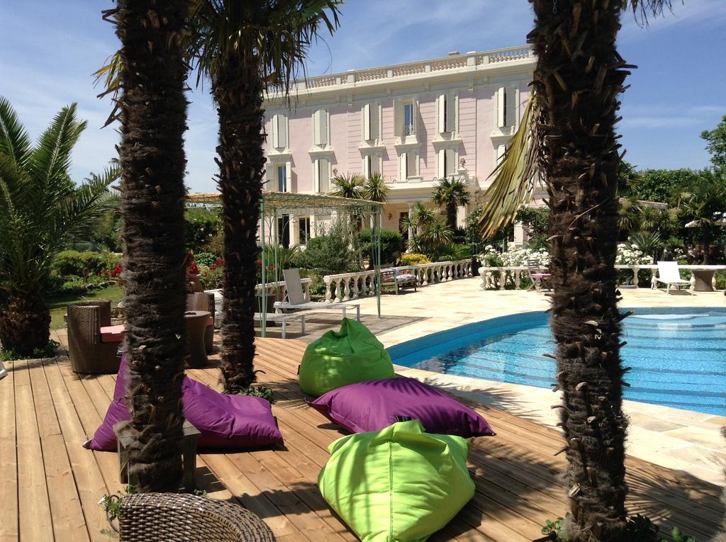Chateau La Roque Margaux Hotel Servian Exterior foto